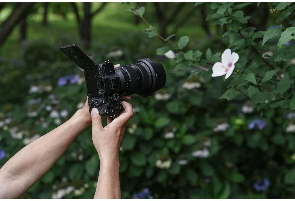 Sony Alpha 7R V Mirrorless Camera with FE 200-600mm Lens Bundle | For Photography & Video | AI Autofocus | 61MP Full-Frame Sensor + 64GB Memory Card + NP-FZ100 Battery + Photo Software