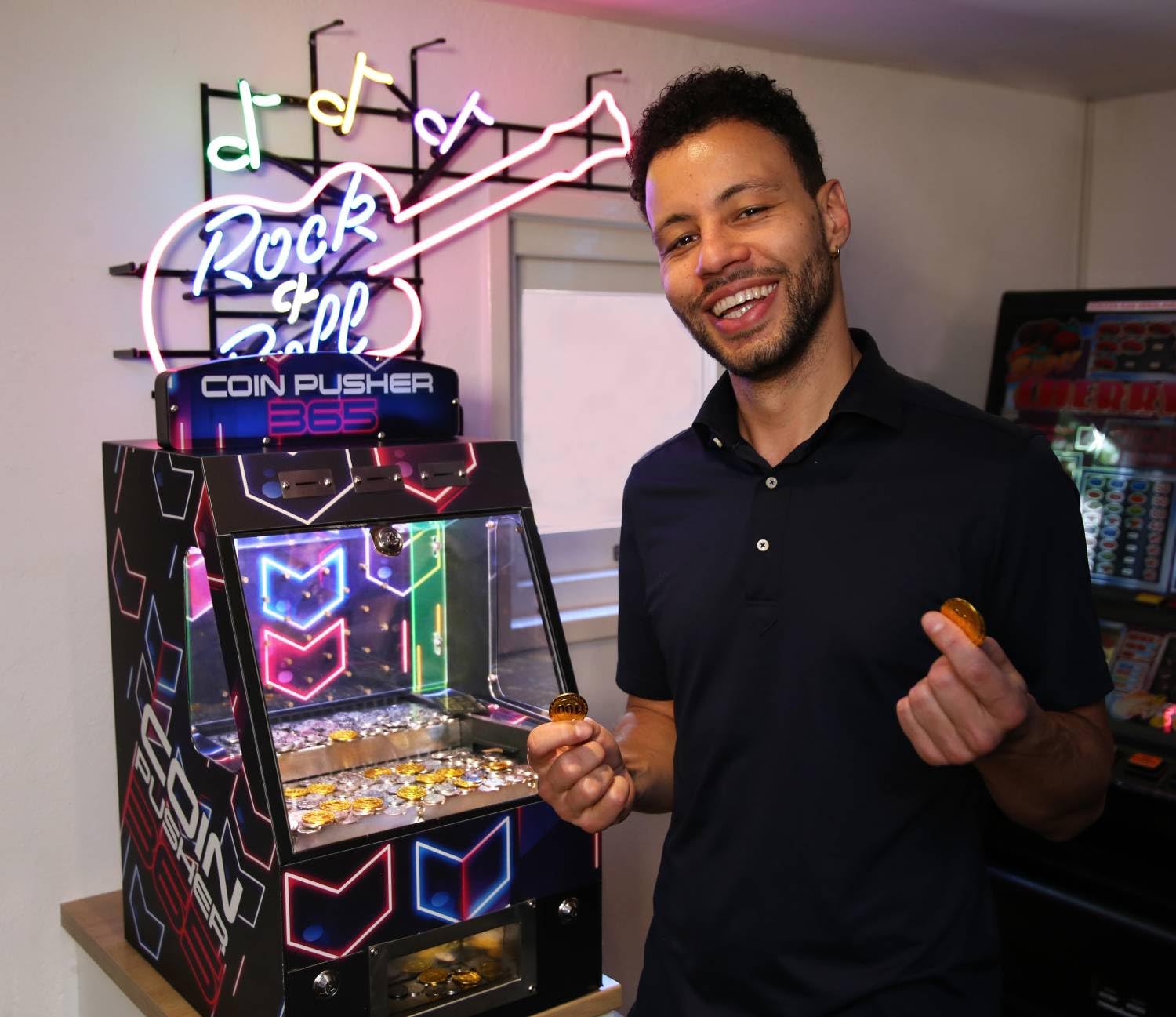 Arcadro© Coin Pusher 365 — Home Arcade Coin Pusher Machine for Adults | Tabletop Mini Arcade Game with 500 Coins & 25 Tokens | Fun Entertainment (500coins)