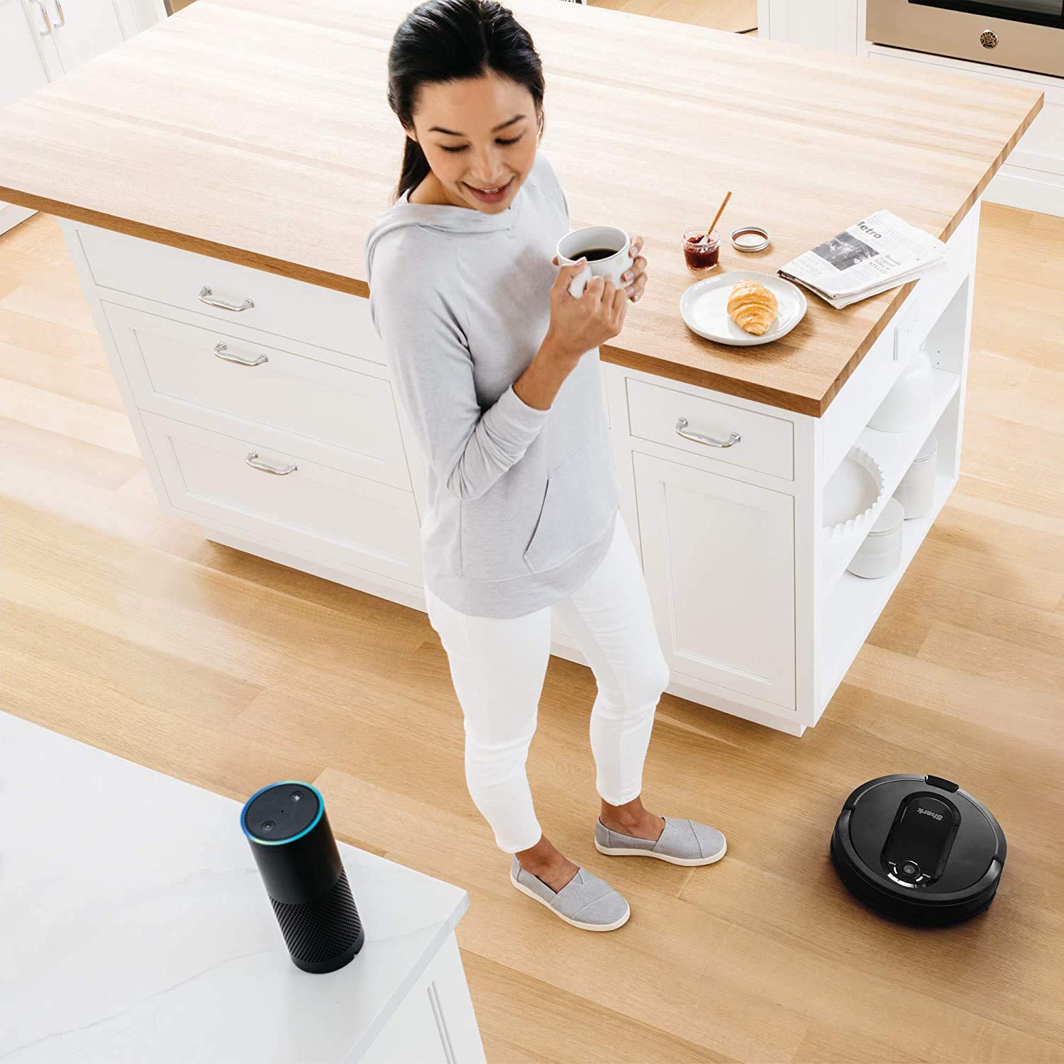 Shark Matrix Plus | 2-in-1 Robot Vacuum & Mop for Carpets & Hard Floors | Sonic Mopping & Powerful Suction for Pet Hair | Self-Empty Base | 60-Day Capacity | HEPA | LiDAR Nav | Black/Gold | AV2610WA