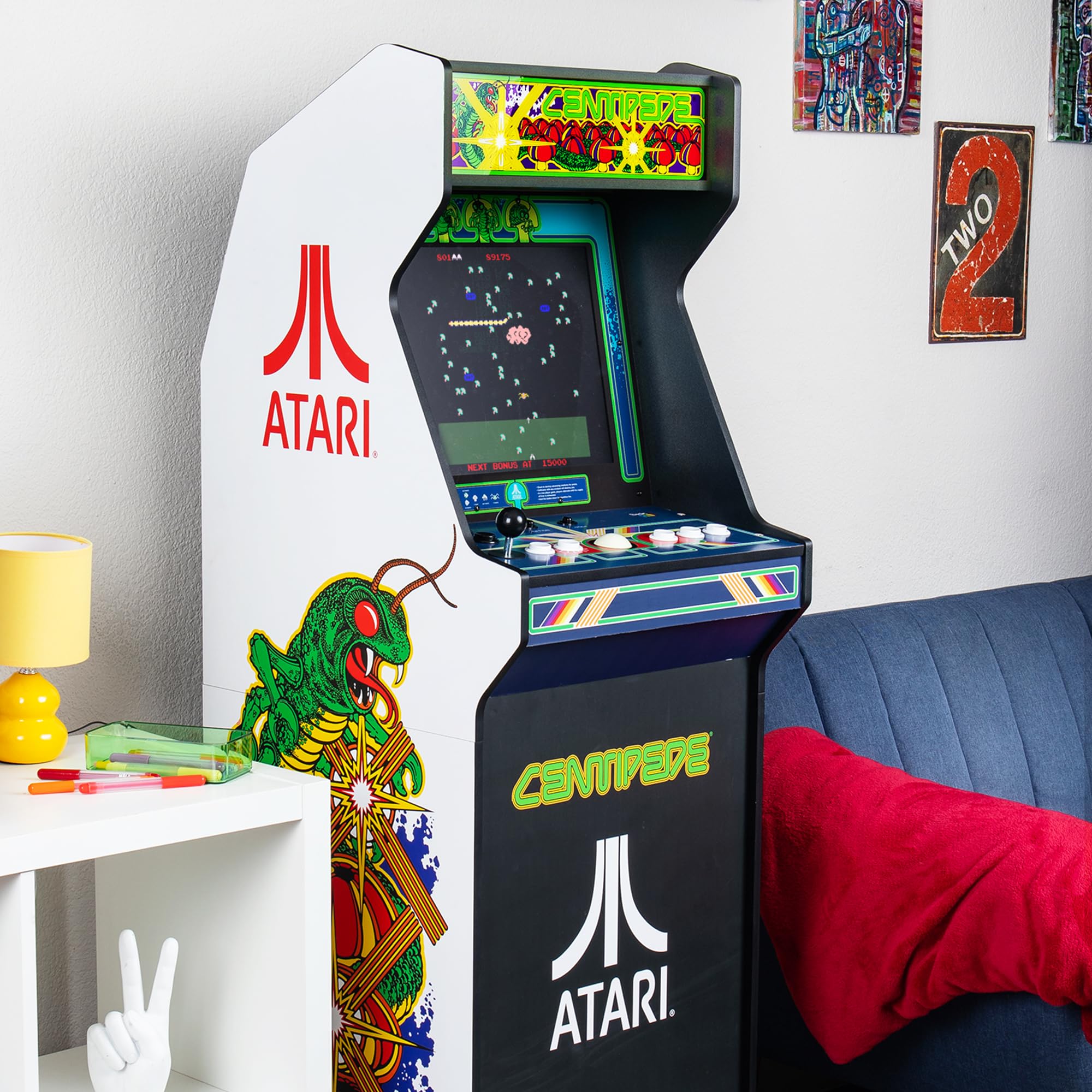 Arcade Classics - WWE Ultra Series Game Machine, 5 Games, 17" Liquid Crystal Screen - Indoor Cabinet, Retro, Gaming Console, Basement Decoration, Man Cave